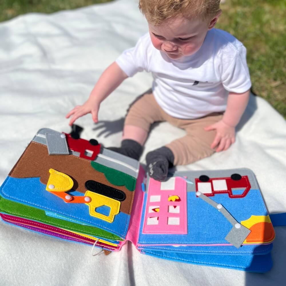 Felt Storybook with 16 Interactive Pages and Characters