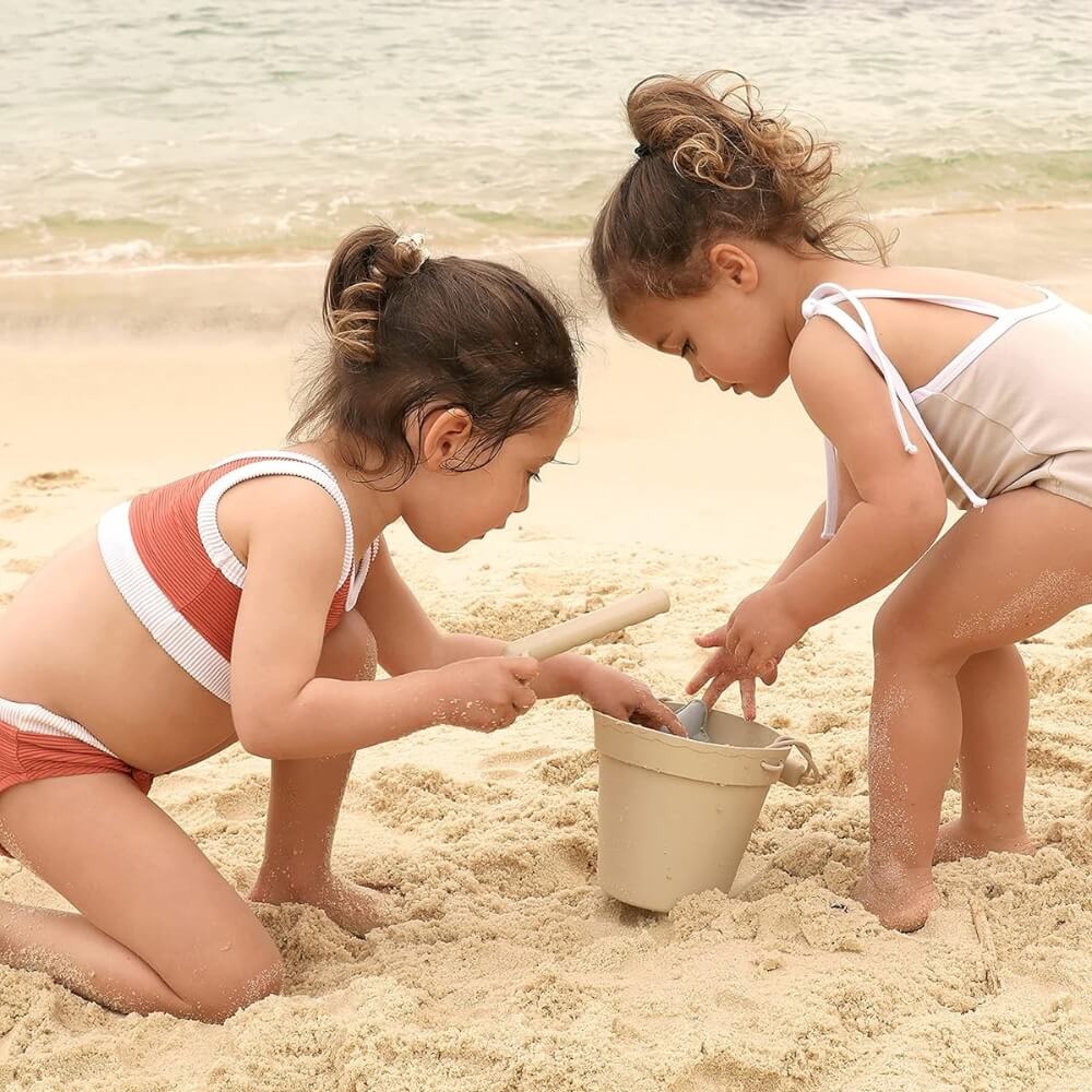 Silicone Beach Toy Set with Bucket and Molds