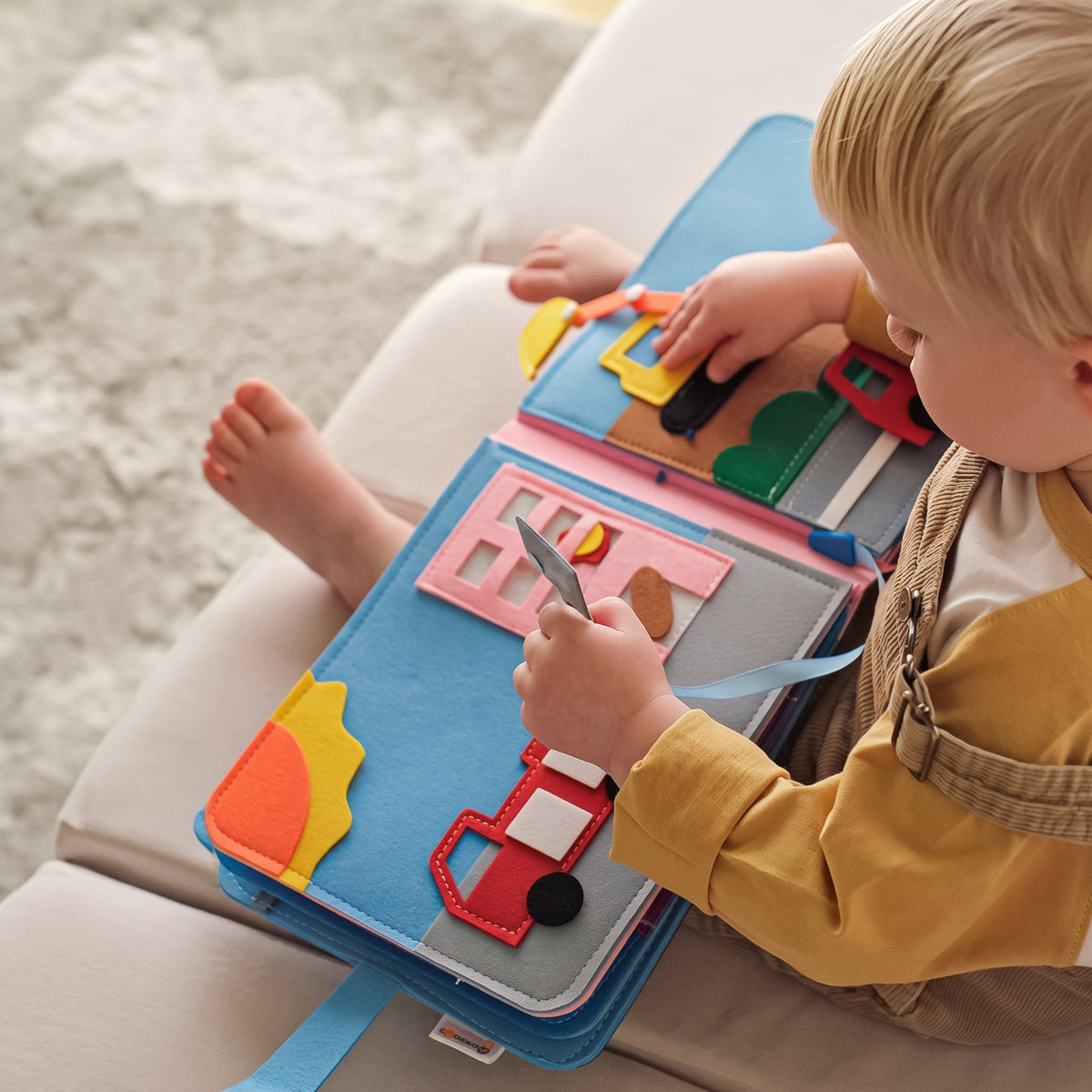 Felt Storybook with 16 Interactive Pages and Characters
