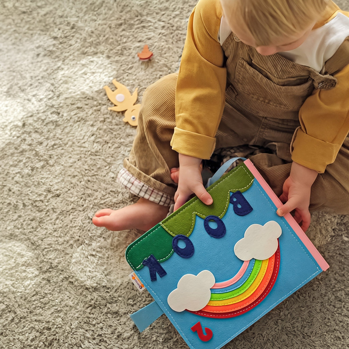Felt Storybook with 16 Interactive Pages and Characters