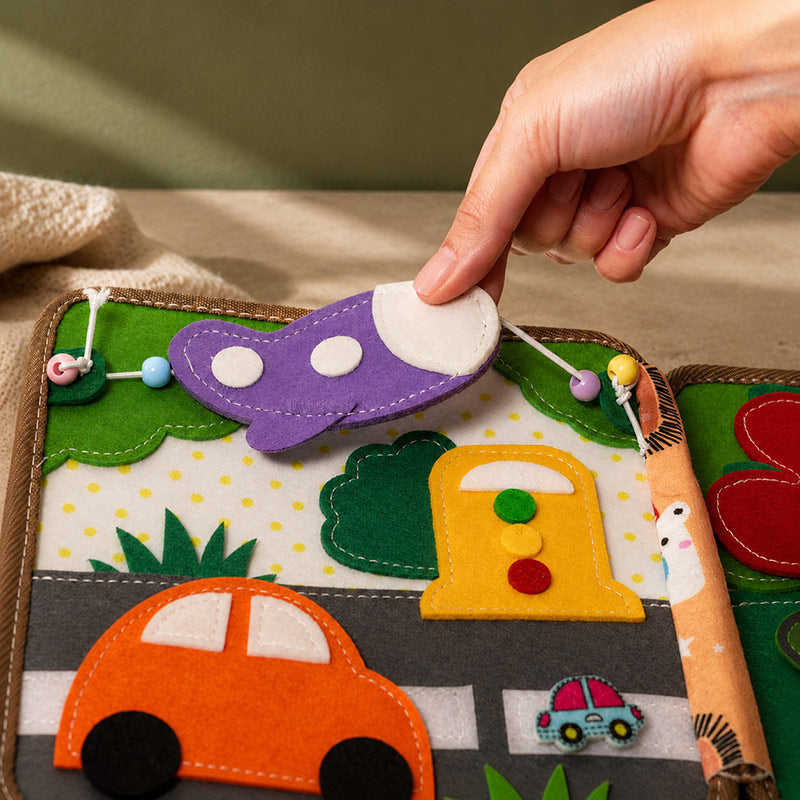 Felt Busy Book with Giraffe Cover and 8 Interactive Pages