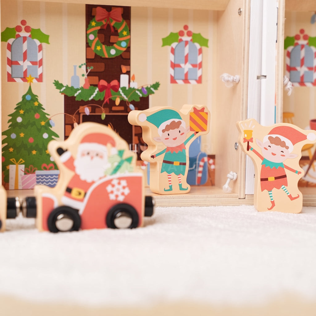 Wooden Christmas Dollhouse with Figurines